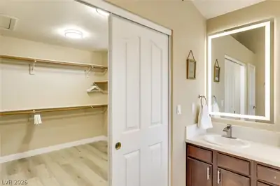 1045 Thornfield Lane Primary Bathroom