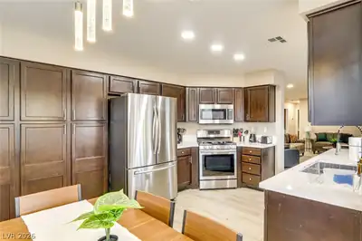 1045 Thornfield Lane Kitchen