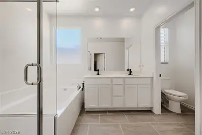 9482 Noble Fir Ridge Avenue Primary Bathroom