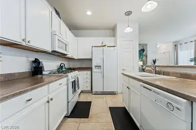 7865 Territorial Street Kitchen