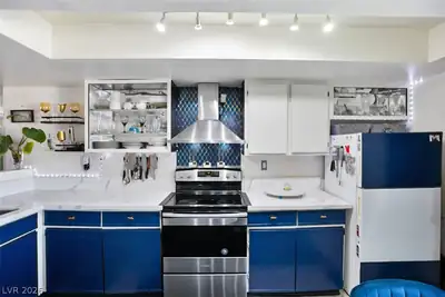 2080 Karen Avenue 94 Las Vegas, NV 89169