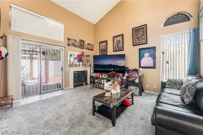 5336 Hollow Brook Avenue Living Room