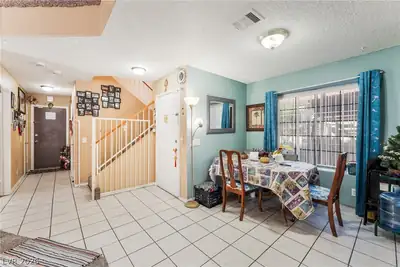 5336 Hollow Brook Avenue Dining Area