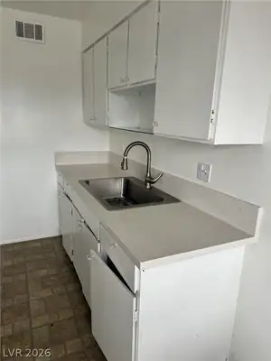 115 West New York Avenue 17 Kitchen