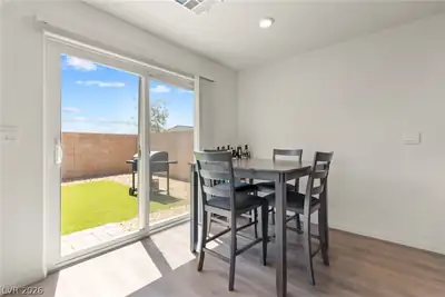 593 Harmony Rock Avenue Dining Area