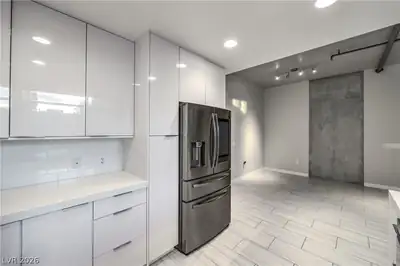 353 East Bonneville Avenue 752 Kitchen