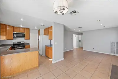 2413 Muirfield Avenue Kitchen