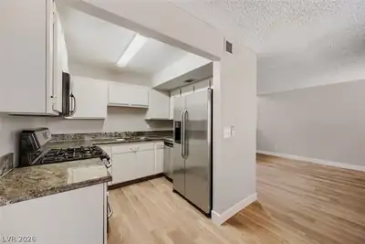 4362 Caliente Street 11 Kitchen
