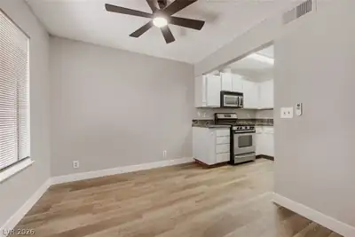 4362 Caliente Street 11 Dining Area