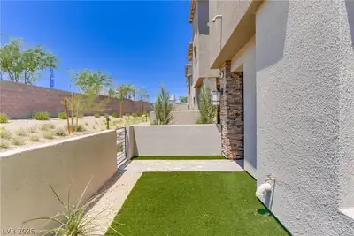 600 North Carriage Hill Drive 1007 Patio