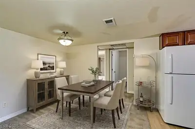 4450 Sandy River Drive 77 Dining Area
