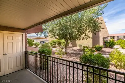 4450 Sandy River Drive 77 Patio