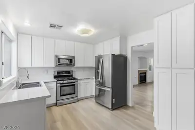 4321 Coyote Crest Court Kitchen