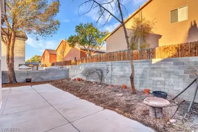 4321 Coyote Crest Court Yard