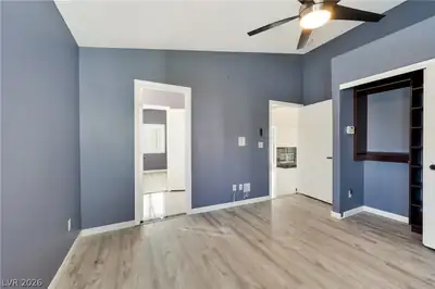 5049 Forest Oaks Drive Bedroom