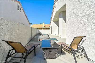 5049 Forest Oaks Drive Patio