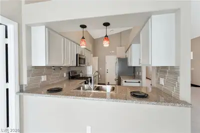 5049 Forest Oaks Drive Kitchen