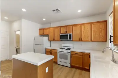 5870 Lustrous Court Kitchen