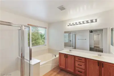 5870 Lustrous Court Primary Bathroom