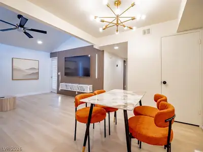 1701 East Katie Avenue 72 Dining Area