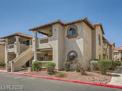 1411 Santa Margarita Street H Front of Structure