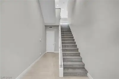 1253 Cloud Tower Street 102 Stairs