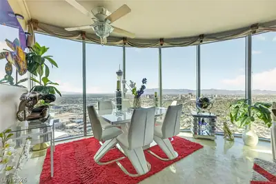 322 Karen Avenue 4207 Dining Area