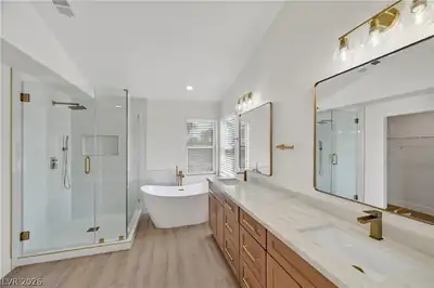 8307 San Ramon Drive Primary Bathroom