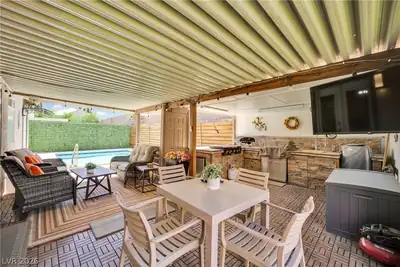 233 Innsdale Court Patio