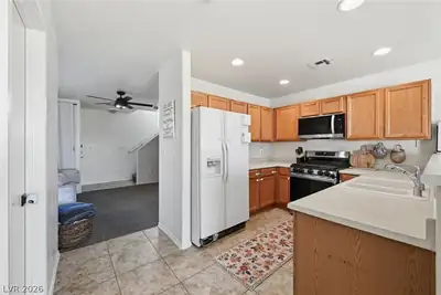 5339 Aurora Beam Avenue Kitchen