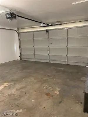 4475 East Cleveland Avenue Garage