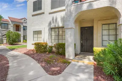 4712 Nara Vista Way 103 Entry