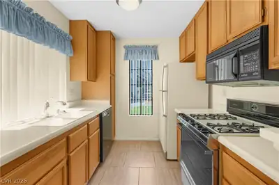 4712 Nara Vista Way 103 Kitchen
