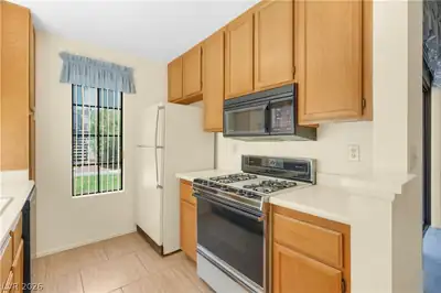 4712 Nara Vista Way 103 Kitchen