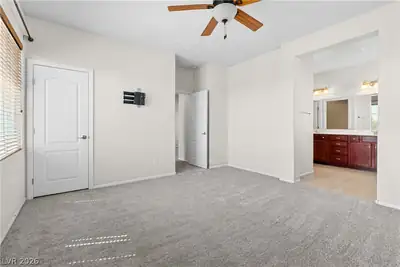 8396 Waylon Avenue Primary Bedroom