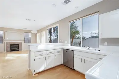 256 Horizon Pointe Circle Kitchen