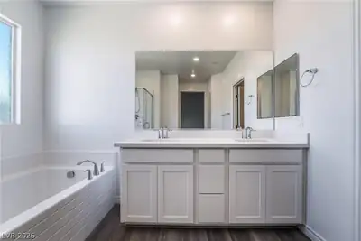 820 Nova Heights Street Primary Bathroom