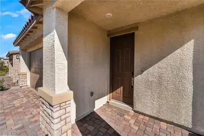 820 Nova Heights Street Entry