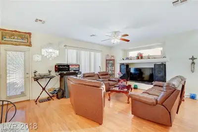 5938 Willis Street Living Room