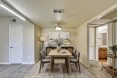 4450 Sandy River Drive 93 Dining Area
