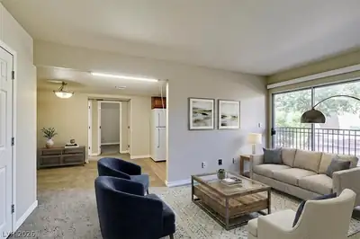 4450 Sandy River Drive 93 Living Room