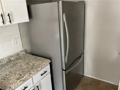 4195 Mississippi Avenue Kitchen