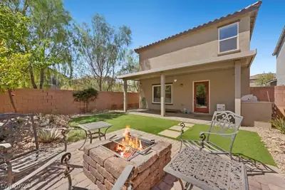 10028 Barbellino Court Yard