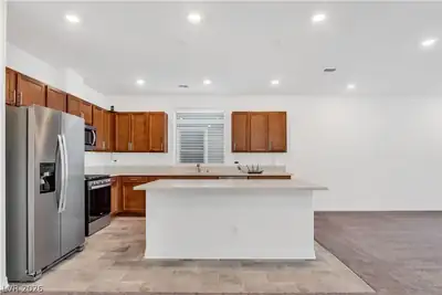 5772 Avondale Rise Way Kitchen