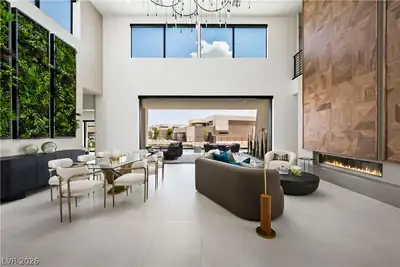 1532 Pleasant Bay Court Living Room