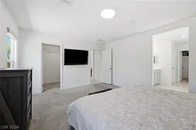 8370 Vinamala Avenue Primary Bedroom