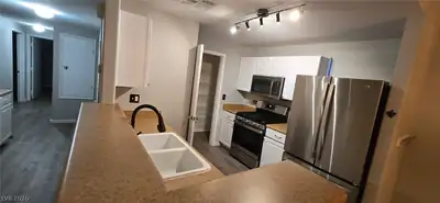 8250 North Grand Canyon Drive 1084 Kitchen