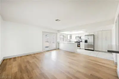 2705 Valparaiso Street Dining Area