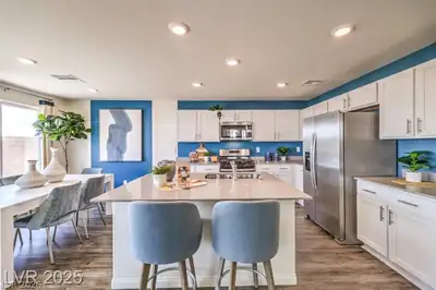 3496 Via Lucca Avenue Kitchen