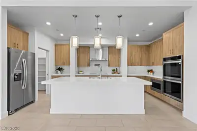 625 Robin Lane Kitchen